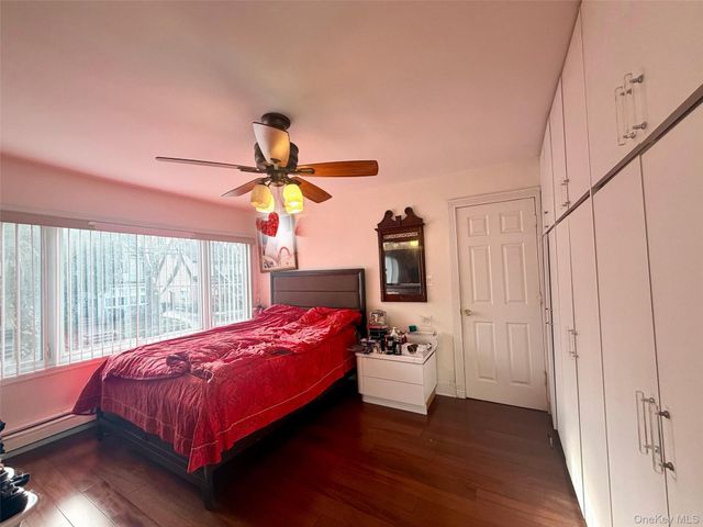 257-17 Pembroke Avenue, Great Neck, NY 11020