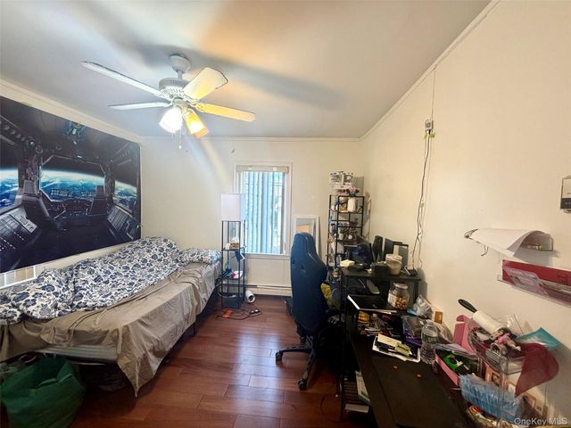 257-17 Pembroke Avenue, Great Neck, NY 11020