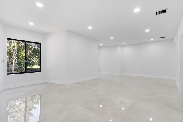 4800 SW 61st Ave, Davie, FL 33314