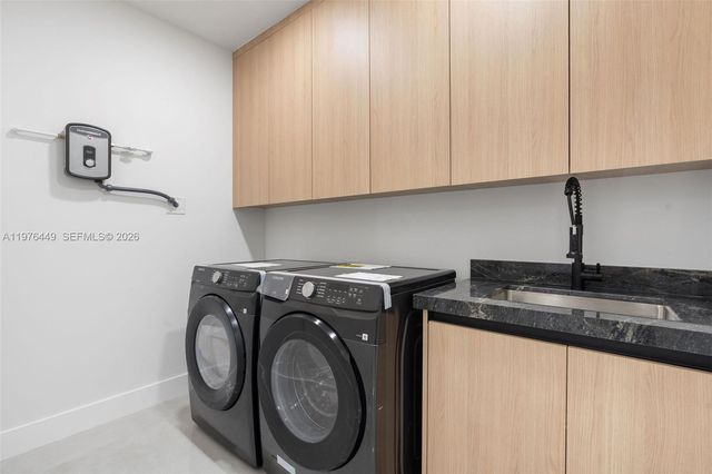 4800 SW 61st Ave, Davie, FL 33314