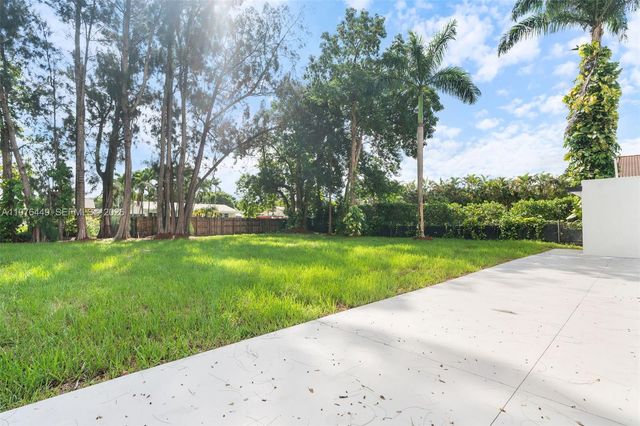 4800 SW 61st Ave, Davie, FL 33314