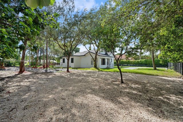 4800 SW 61st Ave, Davie, FL 33314