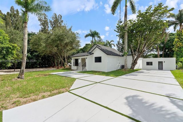 4800 SW 61st Ave, Davie, FL 33314
