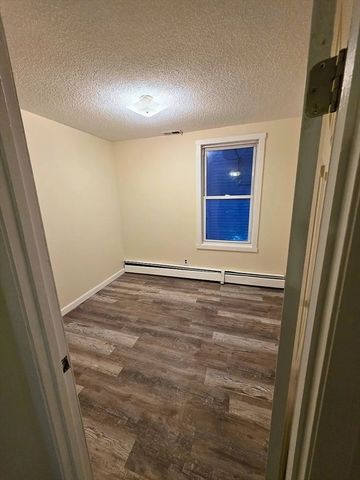 18 Barclay St 2, Lowell, MA 01851