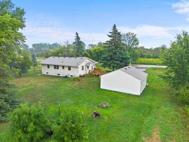 8225 20th Avenue, Lino Lakes, MN 55038