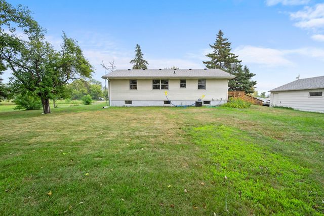 8225 20th Avenue, Lino Lakes, MN 55038
