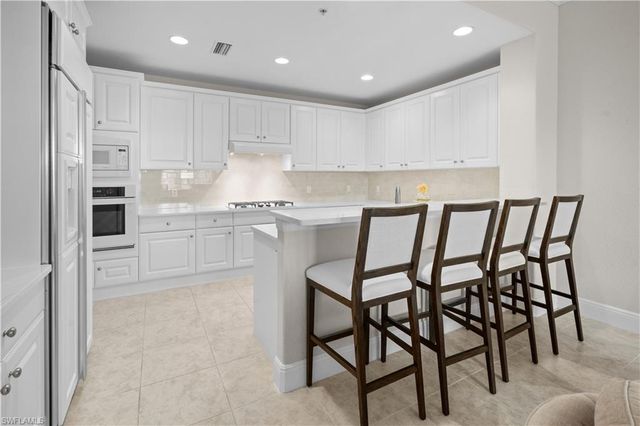 2714 Callista CT 103, Naples, FL 34114