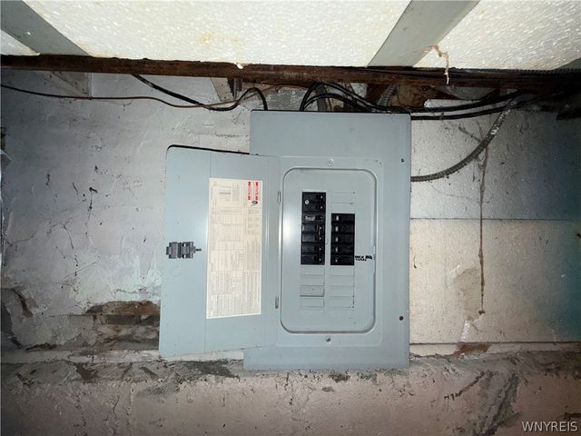 25 Chadduck Avenue, Buffalo, NY 14207