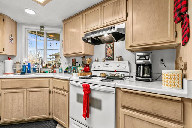 918 Brandi Way, Central Point, OR 97502