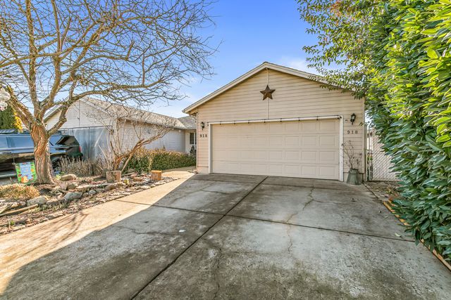 918 Brandi Way, Central Point, OR 97502