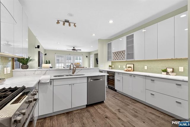 4 Generals Lane, Totowa, NJ 07512