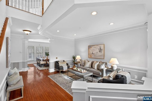 4 Generals Lane, Totowa, NJ 07512