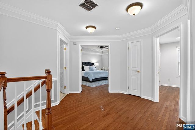 4 Generals Lane, Totowa, NJ 07512