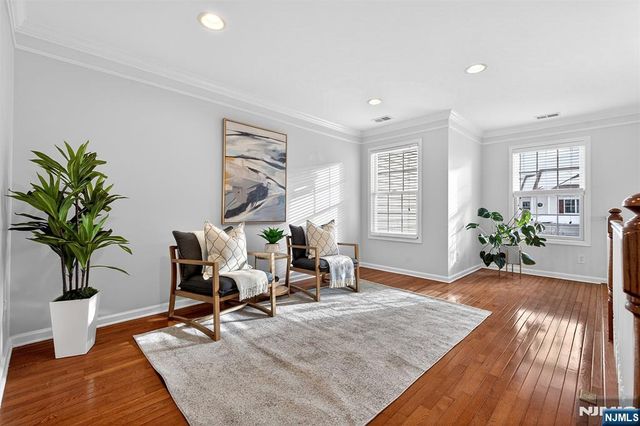 4 Generals Lane, Totowa, NJ 07512