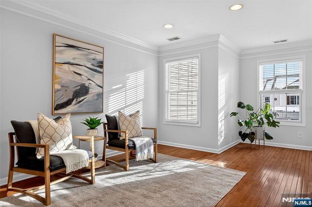 4 Generals Lane, Totowa, NJ 07512