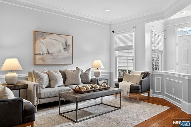 4 Generals Lane, Totowa, NJ 07512