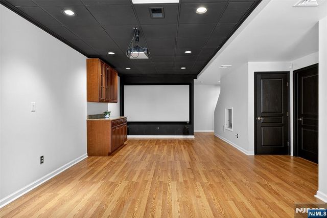 4 Generals Lane, Totowa, NJ 07512