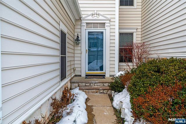 4 Generals Lane, Totowa, NJ 07512