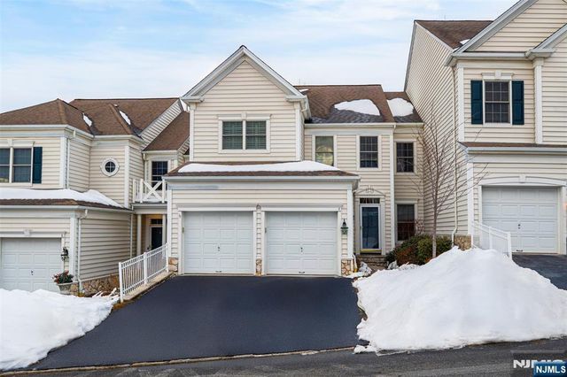 4 Generals Lane, Totowa, NJ 07512