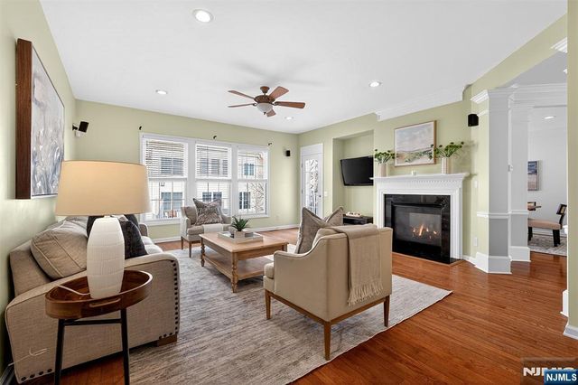 4 Generals Lane, Totowa, NJ 07512