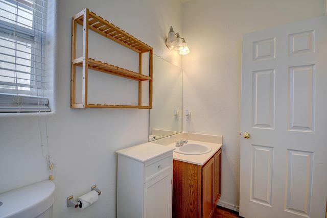 2916 McKinnon Way SW, Albuquerque, NM 87121