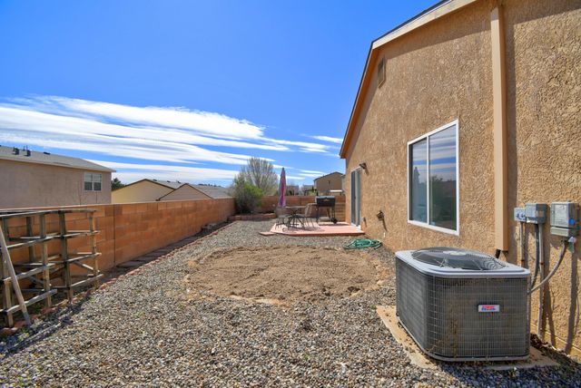 2916 McKinnon Way SW, Albuquerque, NM 87121