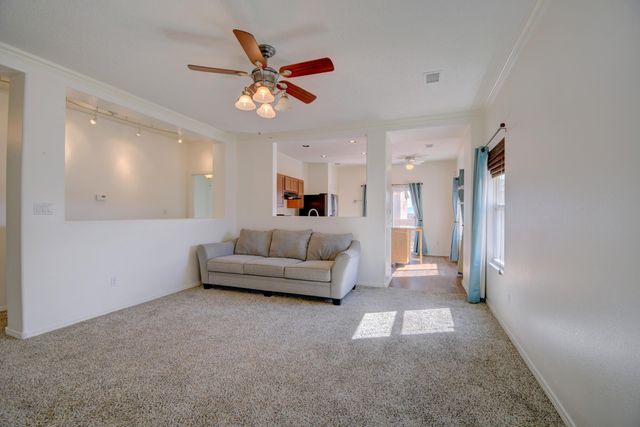 2916 McKinnon Way SW, Albuquerque, NM 87121