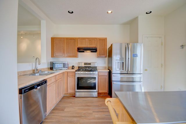 2916 McKinnon Way SW, Albuquerque, NM 87121