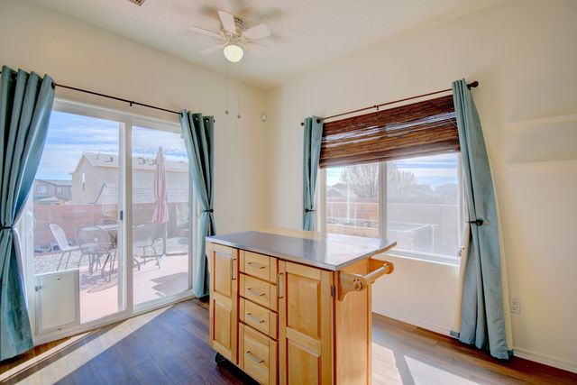 2916 McKinnon Way SW, Albuquerque, NM 87121