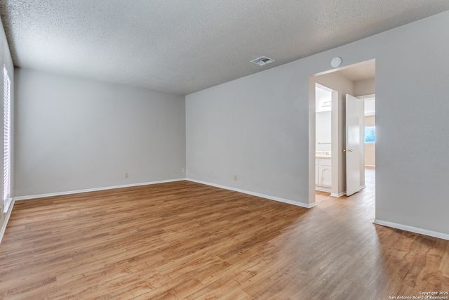 2803 Fred Haise, Kirby, TX 78219