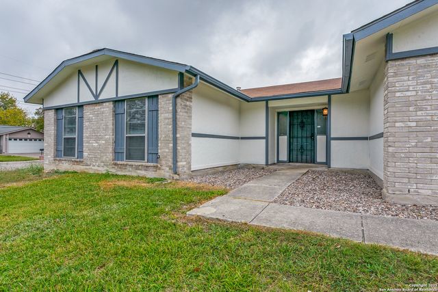 2803 Fred Haise, Kirby, TX 78219