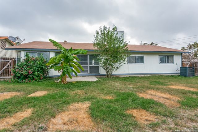 2803 Fred Haise, Kirby, TX 78219