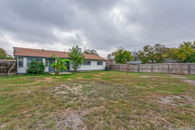 2803 Fred Haise, Kirby, TX 78219
