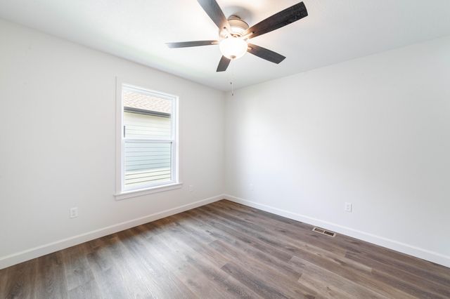 5104 MODESTO DR, Columbia, MO 65203