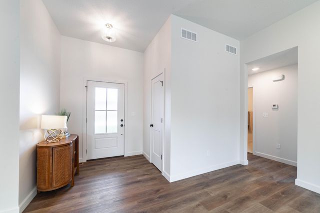 5104 MODESTO DR, Columbia, MO 65203