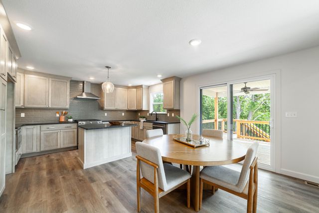 5104 MODESTO DR, Columbia, MO 65203