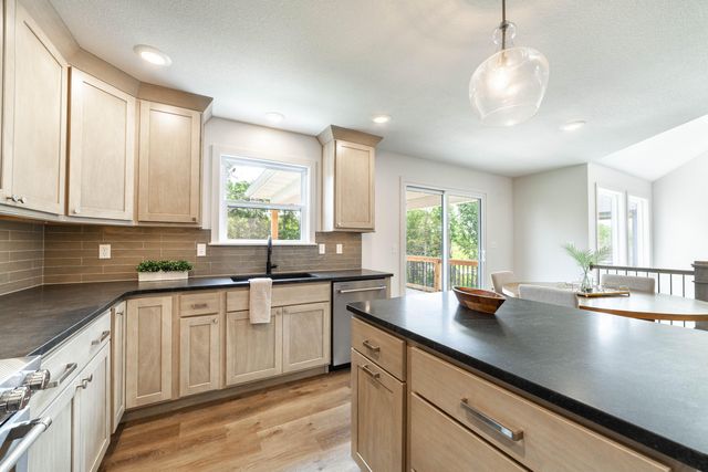 5104 MODESTO DR, Columbia, MO 65203