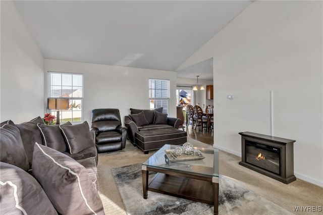 694 Pleasant View Drive, Lancaster, NY 14068