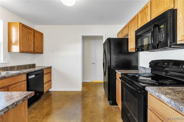 694 Pleasant View Drive, Lancaster, NY 14068