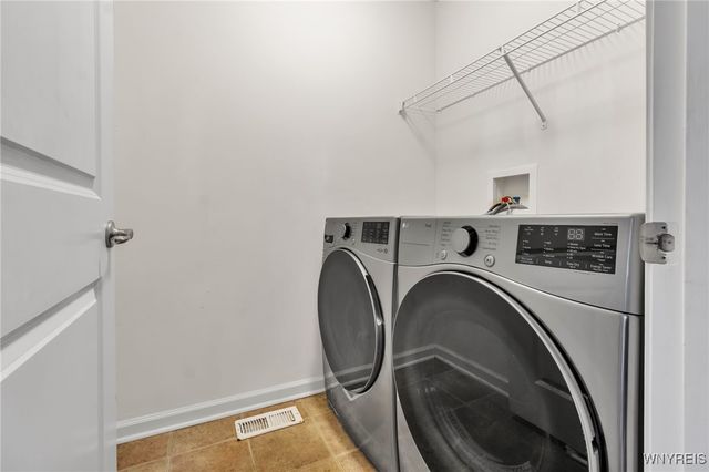 694 Pleasant View Drive, Lancaster, NY 14068