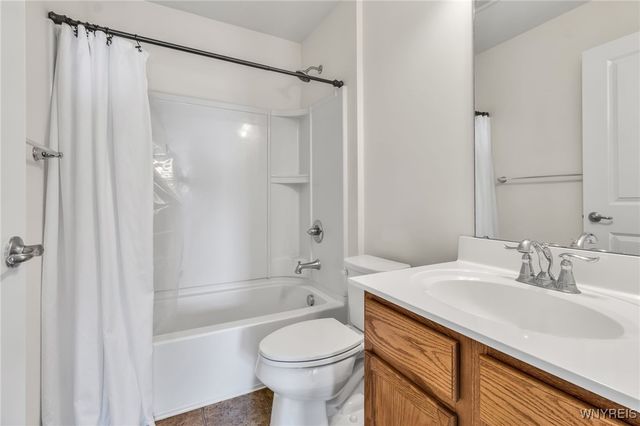 694 Pleasant View Drive, Lancaster, NY 14068