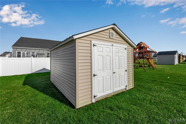 694 Pleasant View Drive, Lancaster, NY 14068