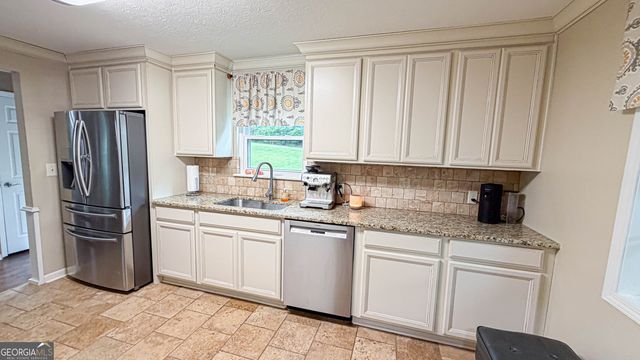 11 Edgewater Court, Griffin, GA 30223