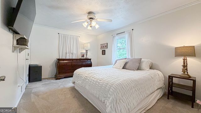 11 Edgewater Court, Griffin, GA 30223