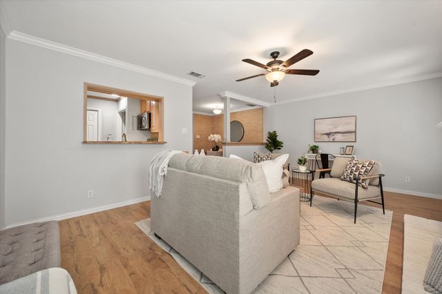 1229 Roaring Springs Road, Fort Worth, TX 76114