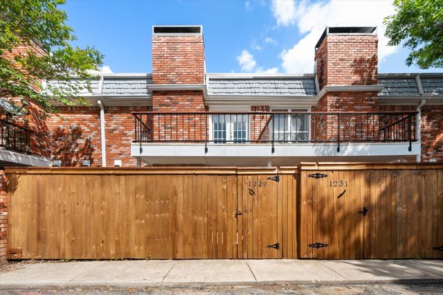 1229 Roaring Springs Road, Fort Worth, TX 76114