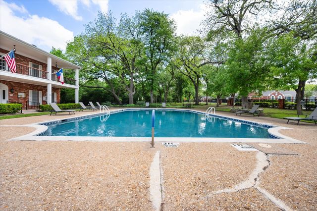 1229 Roaring Springs Road, Fort Worth, TX 76114