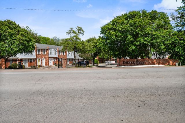 1229 Roaring Springs Road, Fort Worth, TX 76114