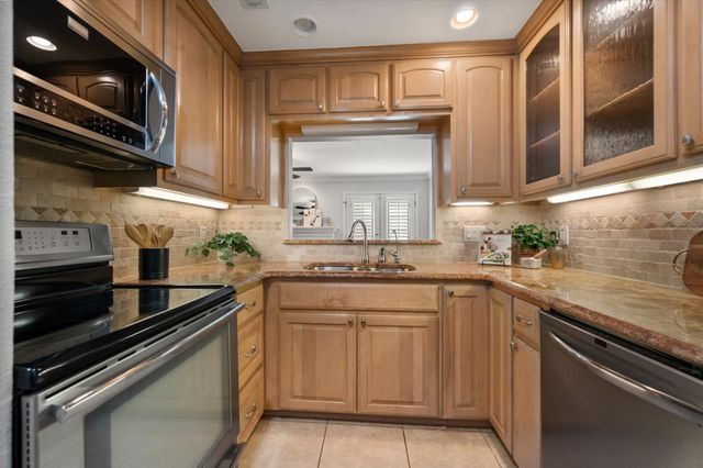 1229 Roaring Springs Road, Fort Worth, TX 76114