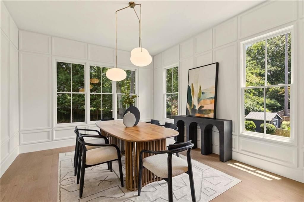 Image 27 of property listing at 3035 Parkridge Drive NE, Brookhaven, GA 30319